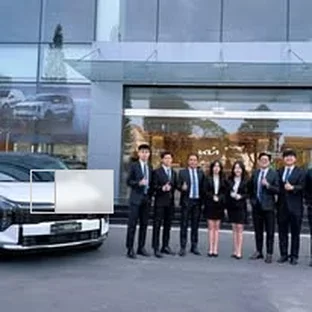 Kia Lâm Đồng - Hoạt động hỗ trợ khách chọn xe tại Lâm Hà.